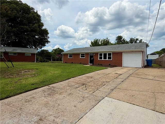 5124 Bellows Ln, Virginia Beach, VA 23455