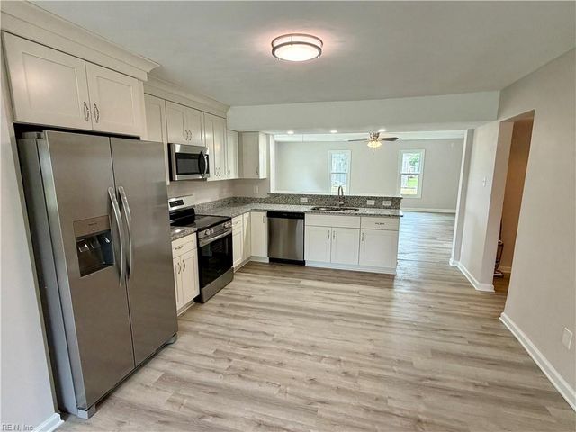 5124 Bellows Ln, Virginia Beach, VA 23455