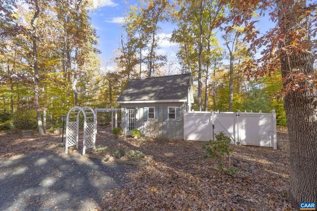 9130 TOTIER CREEK RD, Scottsville, VA 24590