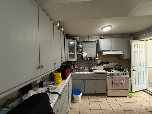 95 LEXINGTON AVE, Jc, West Bergen, NJ 07304