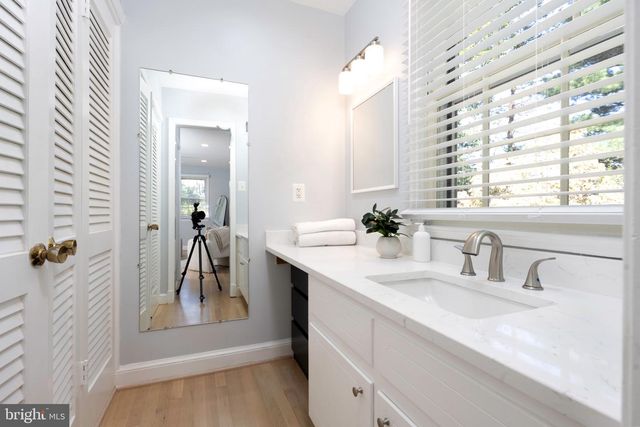 12017 HITCHING POST LN, North Bethesda, MD 20852