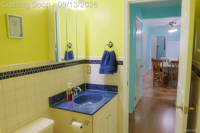9427 Andersonville Road, Springfield Charter Township, MI 48346