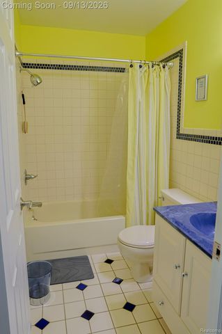 9427 Andersonville Road, Springfield Charter Township, MI 48346