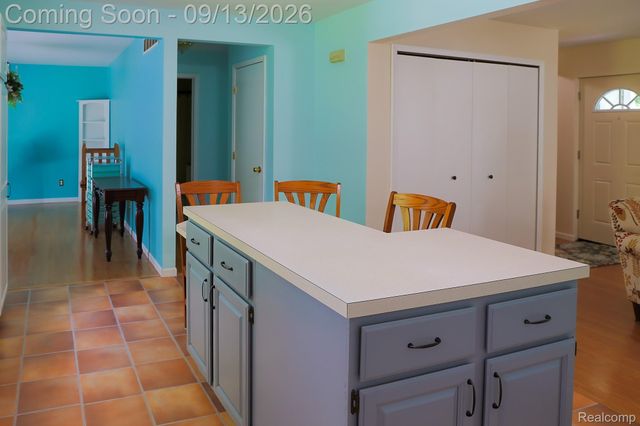 9427 Andersonville Road, Springfield Charter Township, MI 48346