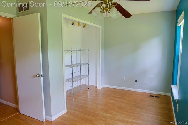 9427 Andersonville Road, Springfield Charter Township, MI 48346