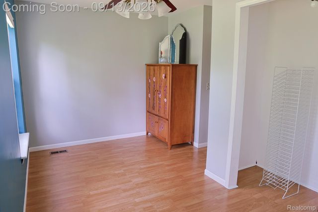 9427 Andersonville Road, Springfield Charter Township, MI 48346