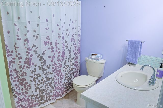 9427 Andersonville Road, Springfield Charter Township, MI 48346