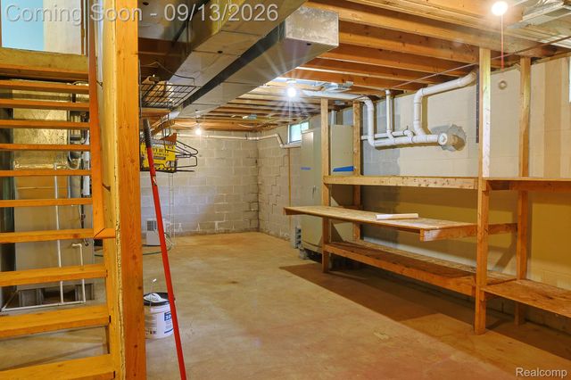 9427 Andersonville Road, Springfield Charter Township, MI 48346