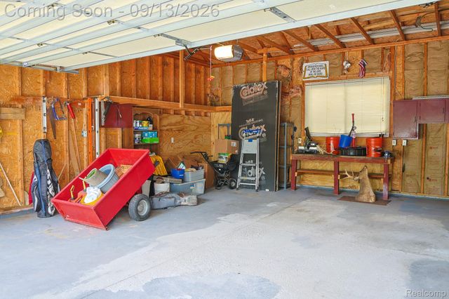9427 Andersonville Road, Springfield Charter Township, MI 48346