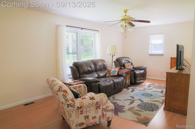 9427 Andersonville Road, Springfield Charter Township, MI 48346