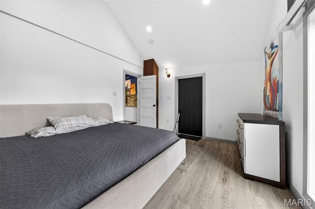 10000 Lackland Road, Overland, MO 63114