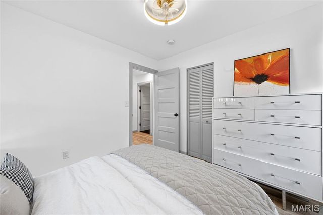 10000 Lackland Road, Overland, MO 63114