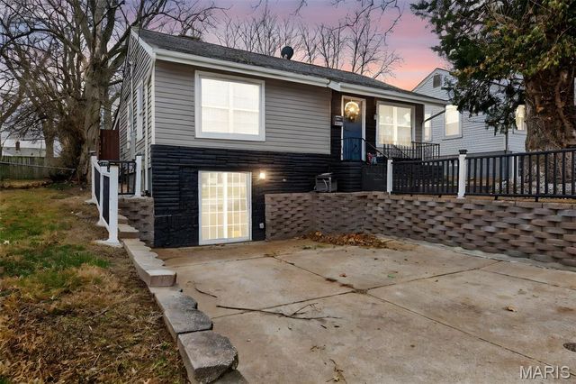 10000 Lackland Road, Overland, MO 63114