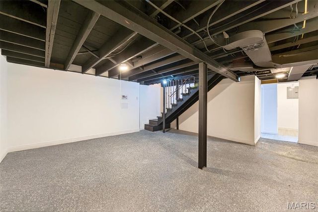 10000 Lackland Road, Overland, MO 63114