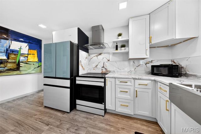 10000 Lackland Road, Overland, MO 63114