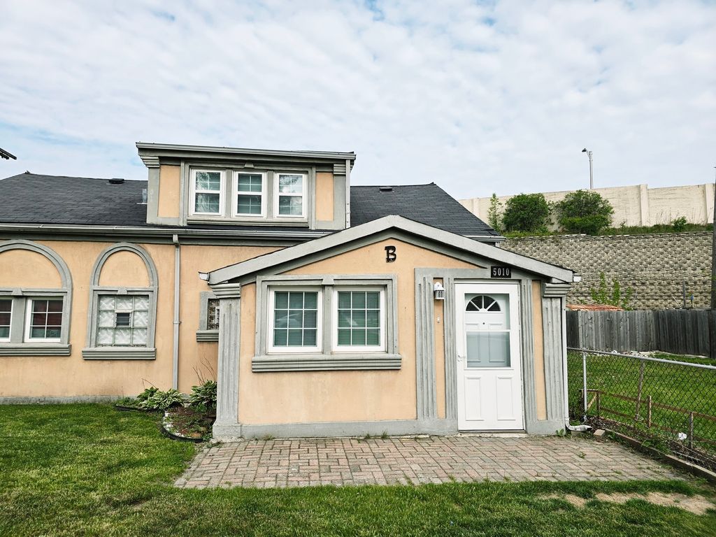 5010 Harold Avenue B, Schiller Park, IL 60176