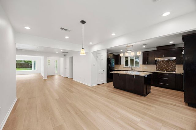 9111 Timberside Drive, Houston, TX 77025