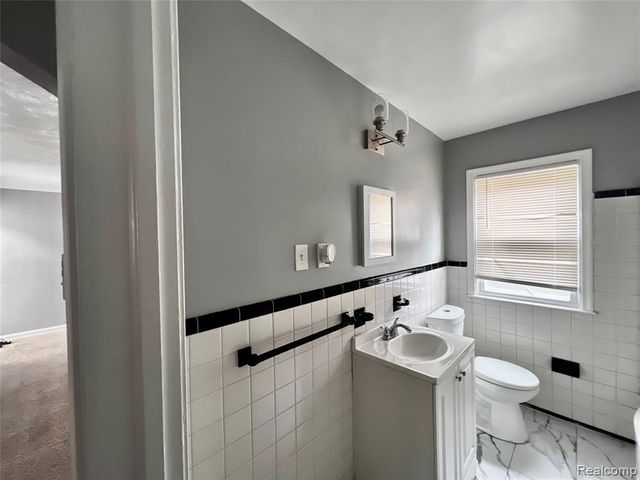 11683 Penrod Street, Detroit, MI 48228