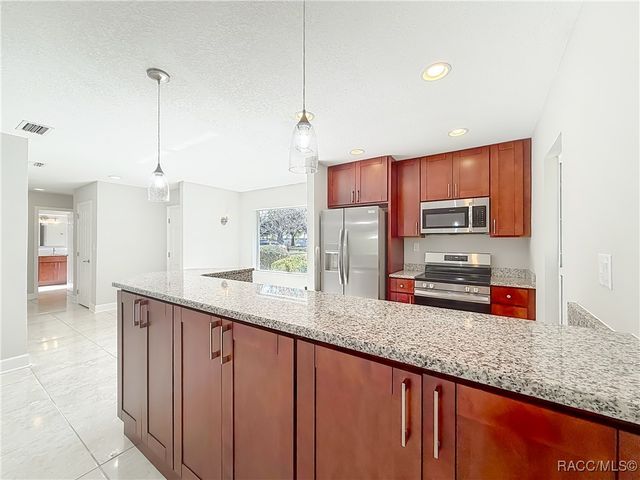 11334 W Bayshore Drive, Crystal River, FL 34429