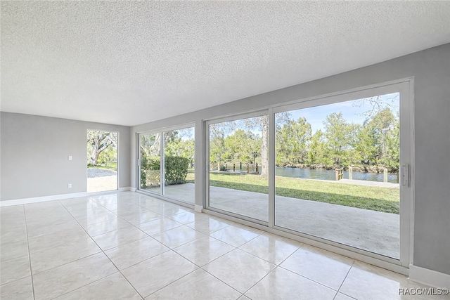 11334 W Bayshore Drive, Crystal River, FL 34429