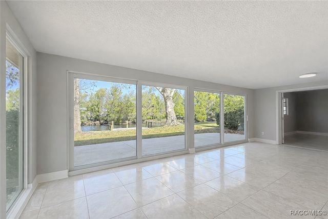 11334 W Bayshore Drive, Crystal River, FL 34429