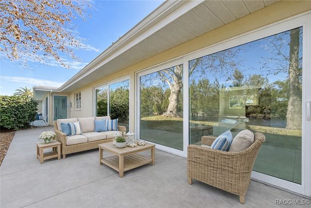 11334 W Bayshore Drive, Crystal River, FL 34429