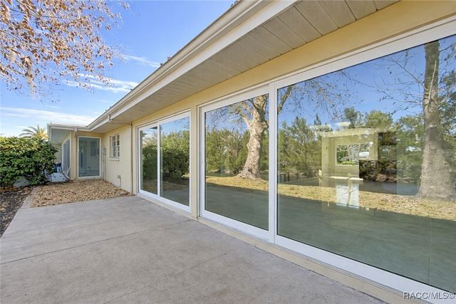 11334 W Bayshore Drive, Crystal River, FL 34429