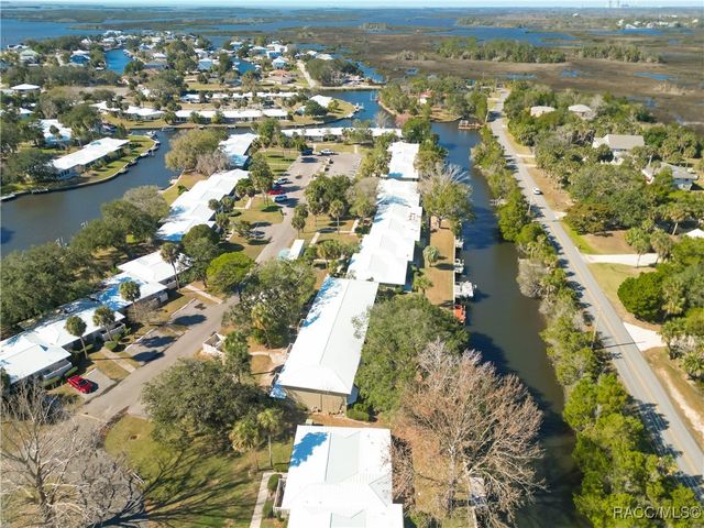 11334 W Bayshore Drive, Crystal River, FL 34429