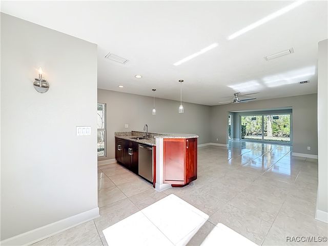 11334 W Bayshore Drive, Crystal River, FL 34429