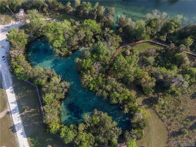 11334 W Bayshore Drive, Crystal River, FL 34429