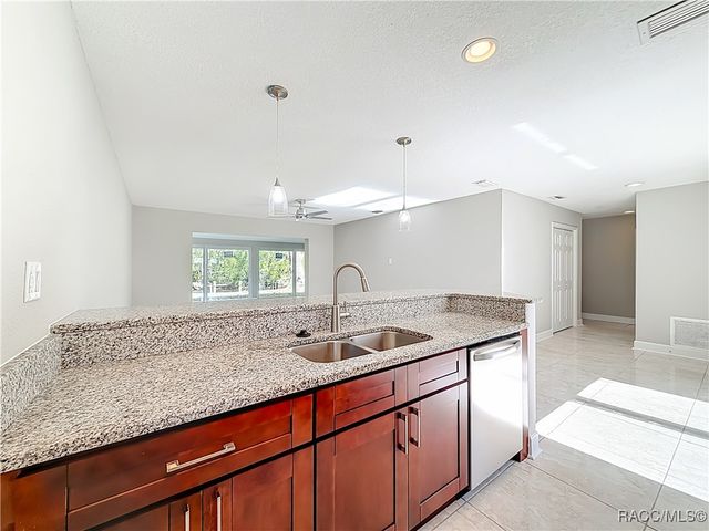 11334 W Bayshore Drive, Crystal River, FL 34429