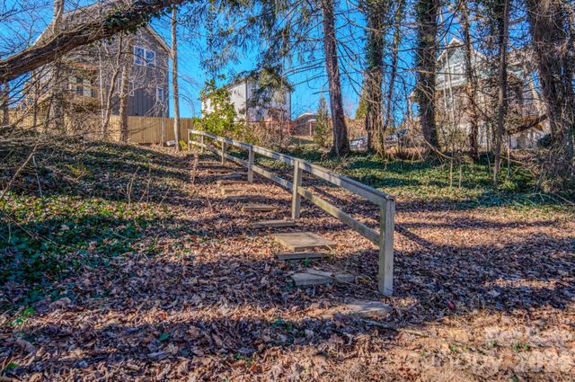 19 Swift Street, Asheville, NC 28804