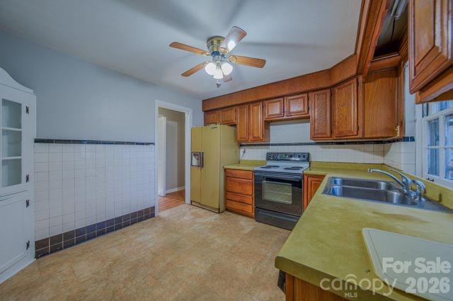 19 Swift Street, Asheville, NC 28804