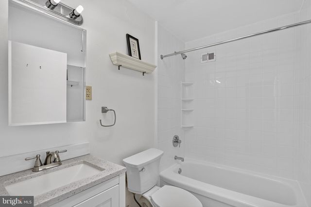 1100 SURREY RD, Philadelphia, PA 19115
