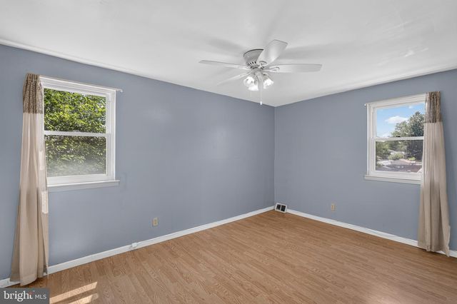 1100 SURREY RD, Philadelphia, PA 19115