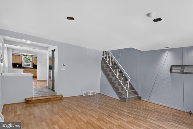 1100 SURREY RD, Philadelphia, PA 19115