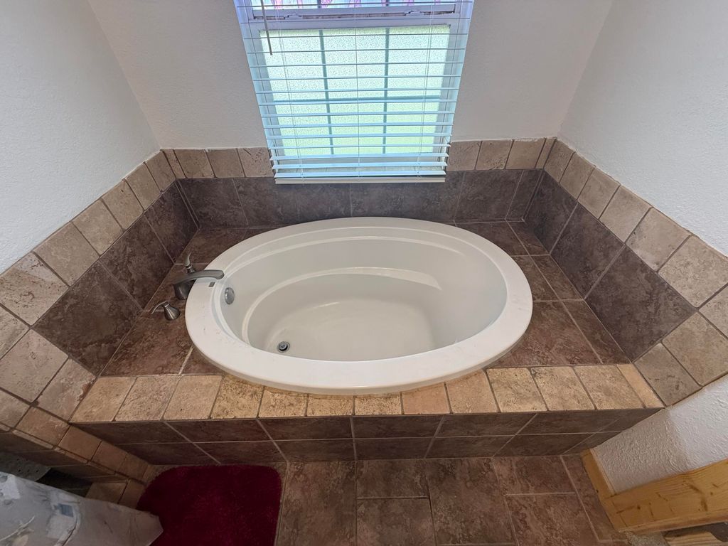 Image 12 of property listing at 8682 Petunia Avenue, San Angelo, TX 76901