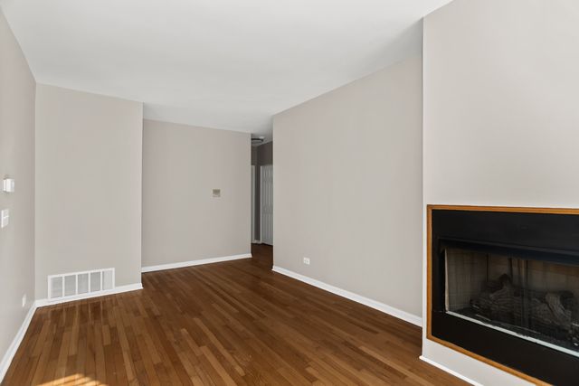 4525 S Drexel Boulevard 3W, Chicago, IL 60653