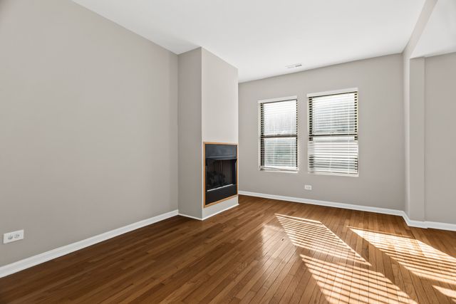 4525 S Drexel Boulevard 3W, Chicago, IL 60653