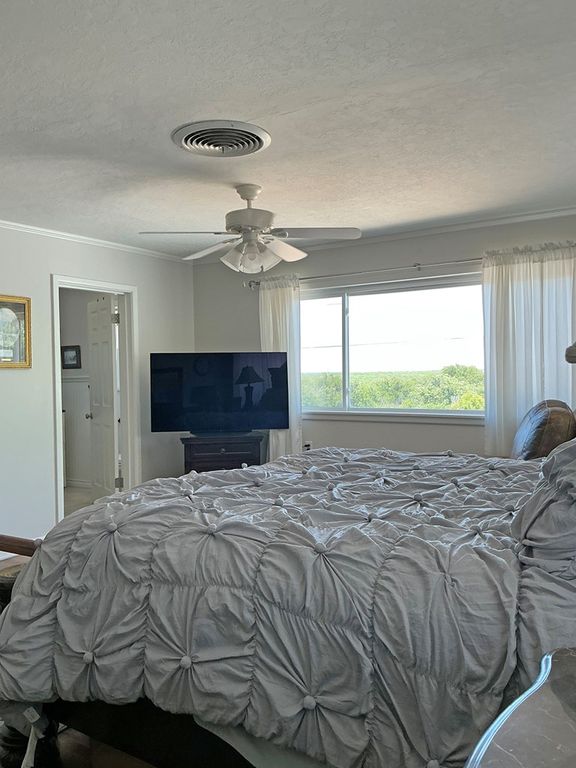 Image 14 of property listing at 604 McCarver Dr, Ballinger, TX 76821