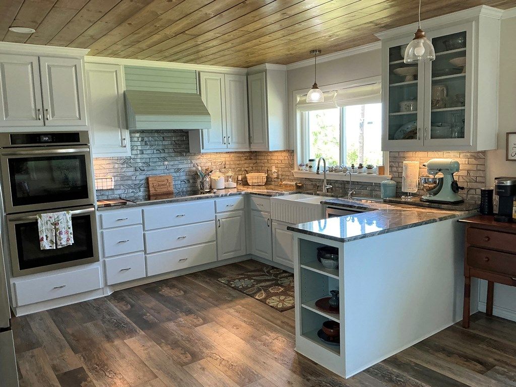 Image 3 of property listing at 604 McCarver Dr, Ballinger, TX 76821