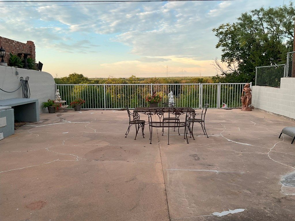 Image 45 of property listing at 604 McCarver Dr, Ballinger, TX 76821