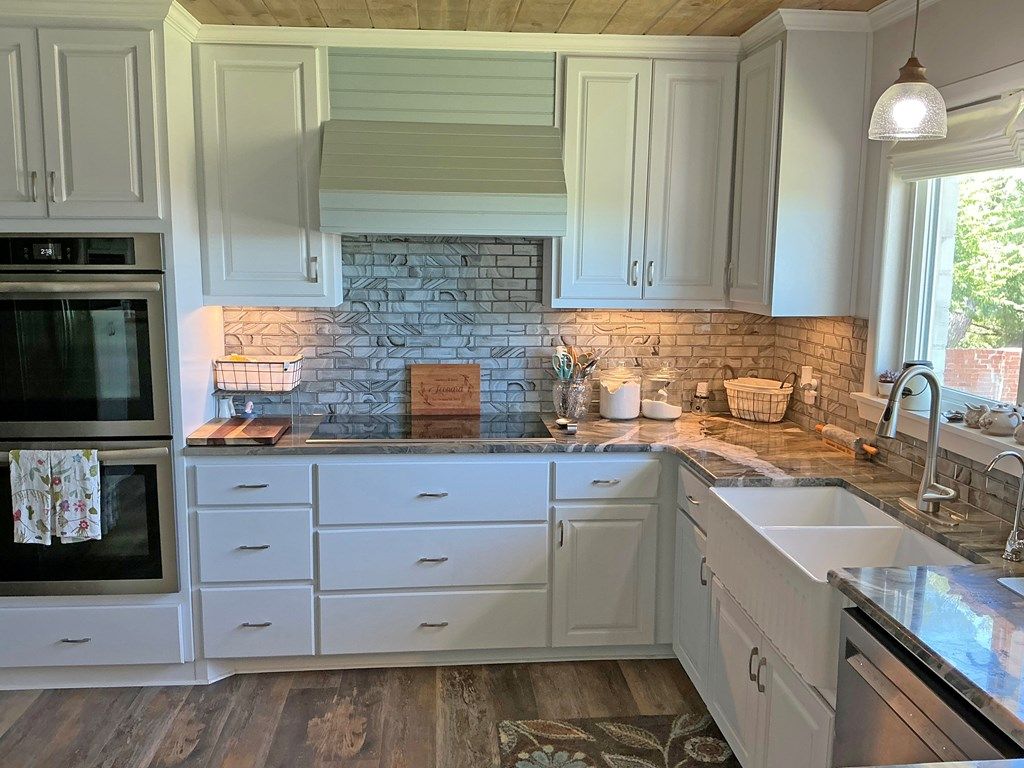 Image 7 of property listing at 604 McCarver Dr, Ballinger, TX 76821
