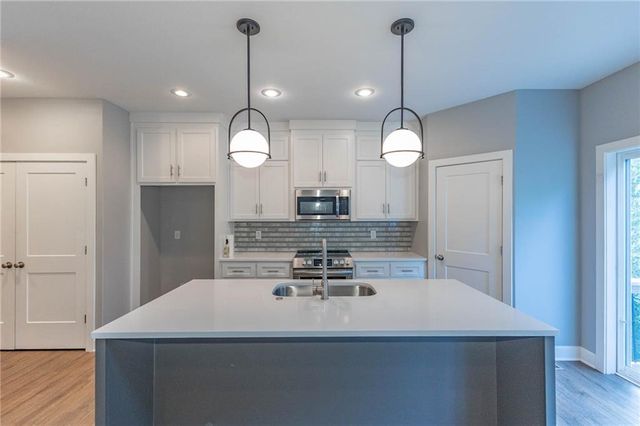 21696 W 123 Terrace, Olathe, KS 66061