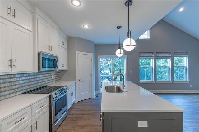 21696 W 123 Terrace, Olathe, KS 66061