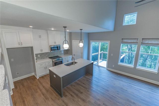 21696 W 123 Terrace, Olathe, KS 66061