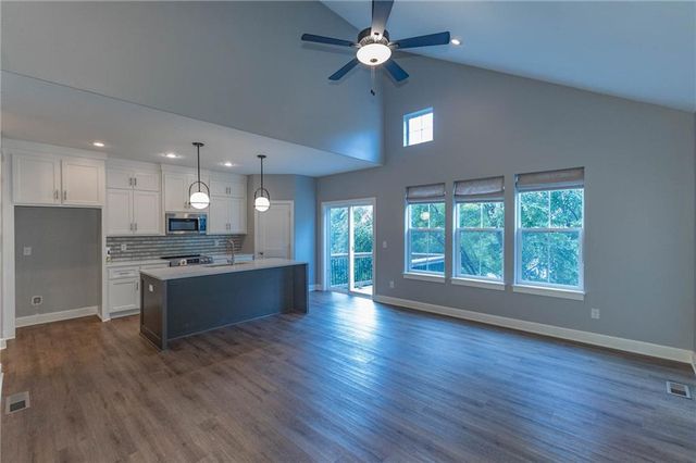 21696 W 123 Terrace, Olathe, KS 66061