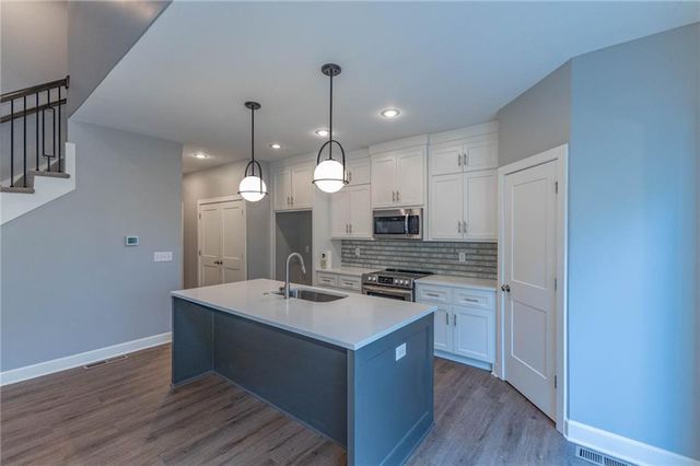21696 W 123 Terrace, Olathe, KS 66061