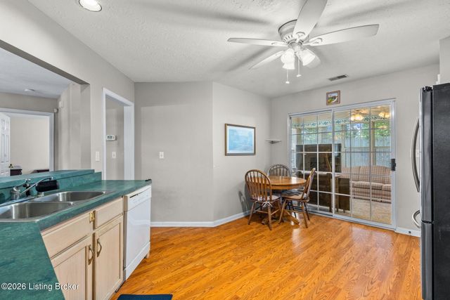 1708 Eagle Nest Way, Lyndon, KY 40222