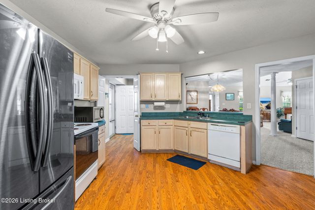 1708 Eagle Nest Way, Lyndon, KY 40222